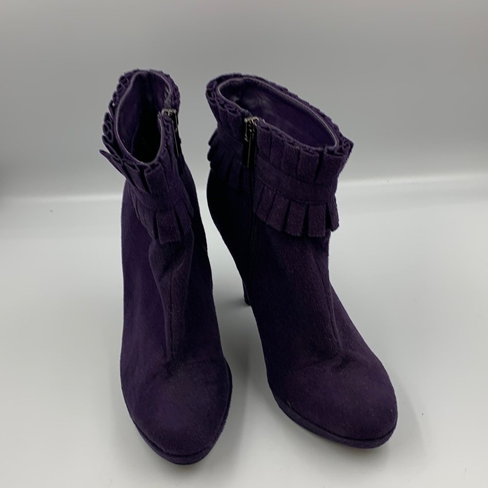 Heeled booties